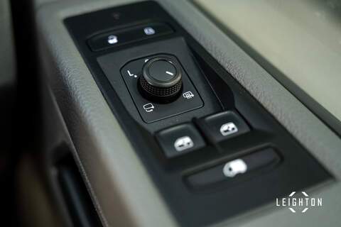 Volkswagen Transporter 2.0 T30 Diesel 150ps DSG Kombi Van SWB - U5245