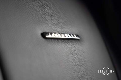 Volkswagen Transporter 2.0 T30 Diesel 150ps DSG Kombi Van SWB - U5245