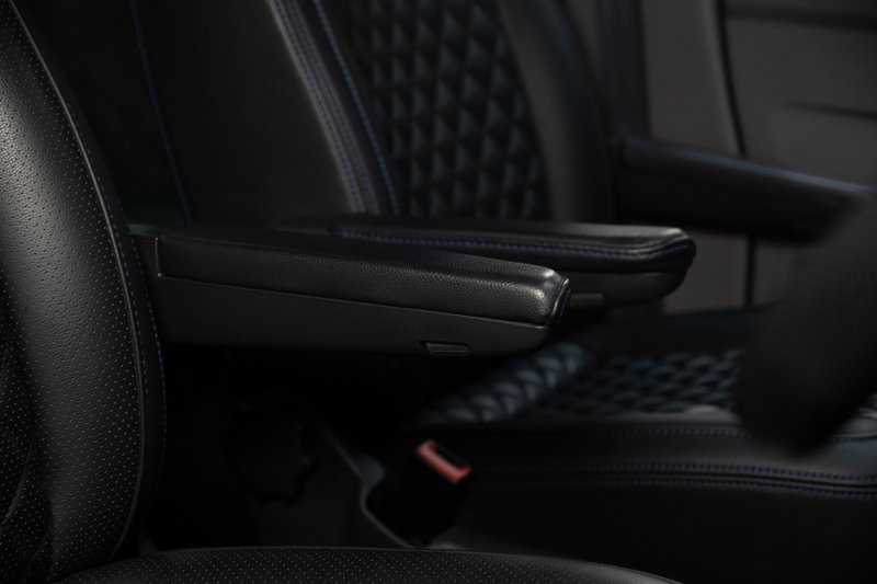 Volkswagen Transporter 2.0BiTDi T32 Diesel 204PS 4M DSG Kombi LWB - U5274