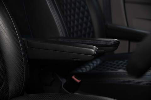 Volkswagen Transporter 2.0BiTDi T32 Diesel 204PS 4M DSG Kombi LWB - U5274