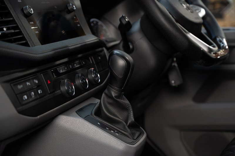 Volkswagen Transporter 2.0BiTDi T32 Diesel 204PS 4M DSG Kombi LWB - U5274