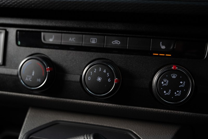 Volkswagen Transporter 2.0BiTDi T32 Diesel 204PS 4M DSG Kombi LWB - U5274