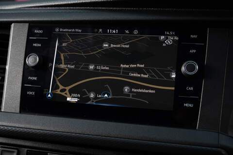 Volkswagen Transporter 2.0BiTDi T32 Diesel 204PS 4M DSG Kombi LWB - U5274