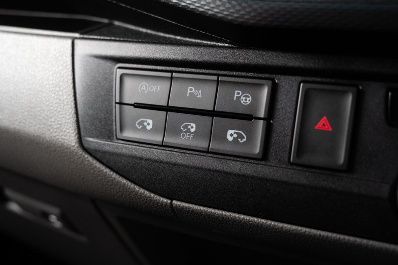 Volkswagen Transporter 2.0BiTDi T32 Diesel 204PS 4M DSG Kombi LWB - U5274