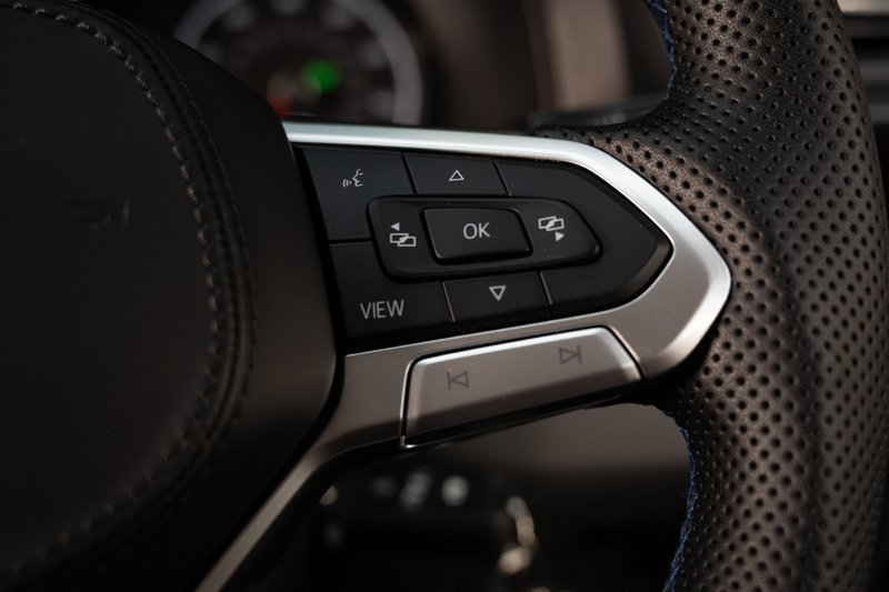 Volkswagen Transporter 2.0BiTDi T32 Diesel 204PS 4M DSG Kombi LWB - U5274