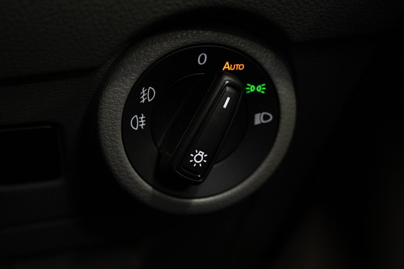 Volkswagen Transporter 2.0BiTDi T32 Diesel 204PS 4M DSG Kombi LWB - U5274