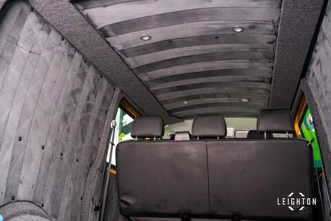 Volkswagen Transporter 2.0 T32 Diesel 150ps DSG Kombi Van LWB - U5283