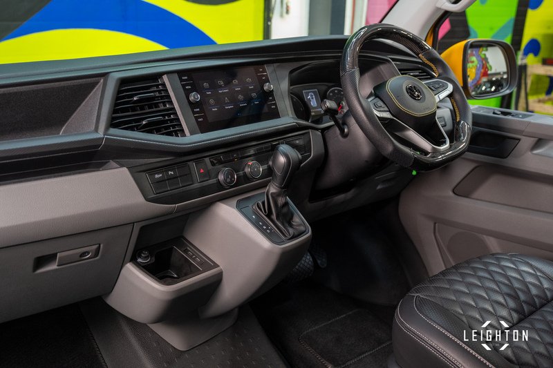 Volkswagen Transporter 2.0 T32 Diesel 150ps DSG Kombi Van LWB - U5283