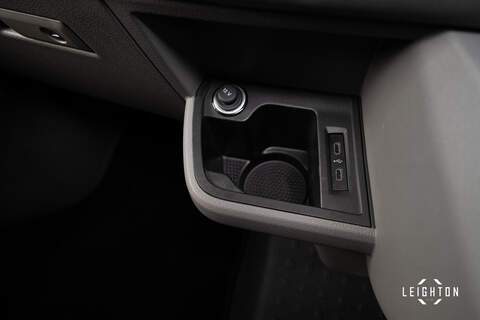 Volkswagen Transporter 2.0 T32 Diesel 150ps DSG Kombi Van LWB - U5283