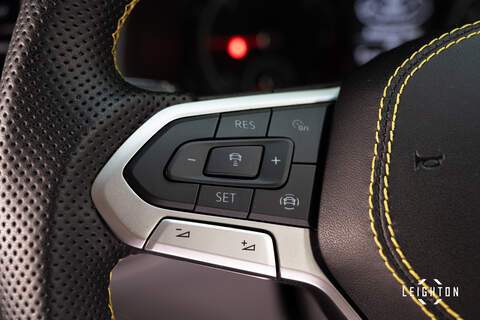 Volkswagen Transporter 2.0 T32 Diesel 150ps DSG Kombi Van LWB - U5283