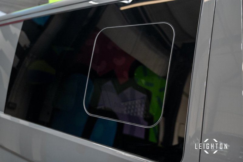 Volkswagen Transporter 2.0 TDI T30 Diesel 150ps DSG Kombi SWB - U5317