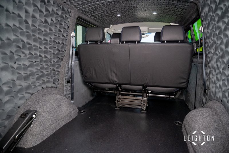 Volkswagen Transporter 2.0 TDI T30 Diesel 150ps DSG Kombi SWB - U5317