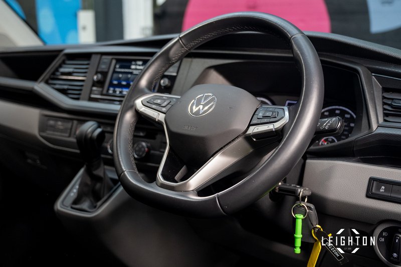 Volkswagen Transporter 2.0 TDI T30 Diesel 150ps DSG Kombi SWB - U5317