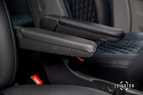 Volkswagen Transporter 2.0 TDI T30 Diesel 150ps DSG Kombi SWB - U5317