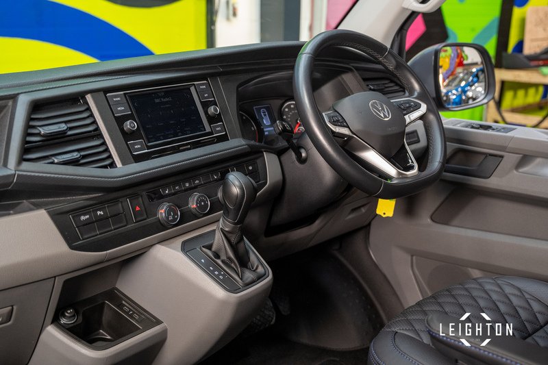 Volkswagen Transporter 2.0 TDI T30 Diesel 150ps DSG Kombi SWB - U5317