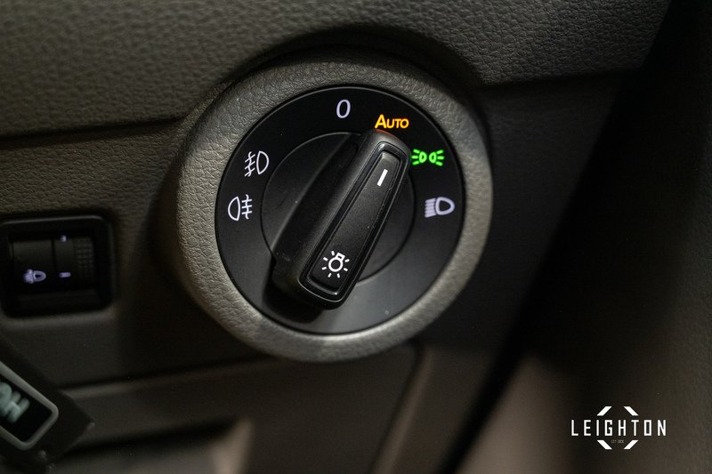 Volkswagen Transporter 2.0 TDI T30 Diesel 150ps DSG Kombi SWB - U5317