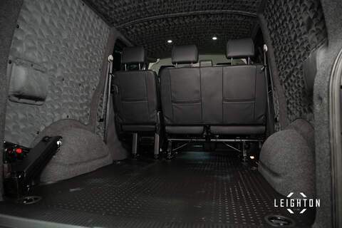 Volkswagen Transporter 2.0 BITDI T32 DIESEL 199PS AUTO Kombi SWB - U5332