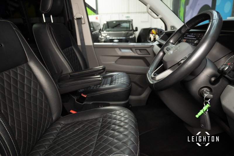 Volkswagen Transporter 2.0 BITDI T32 DIESEL 199PS AUTO Kombi SWB - U5332