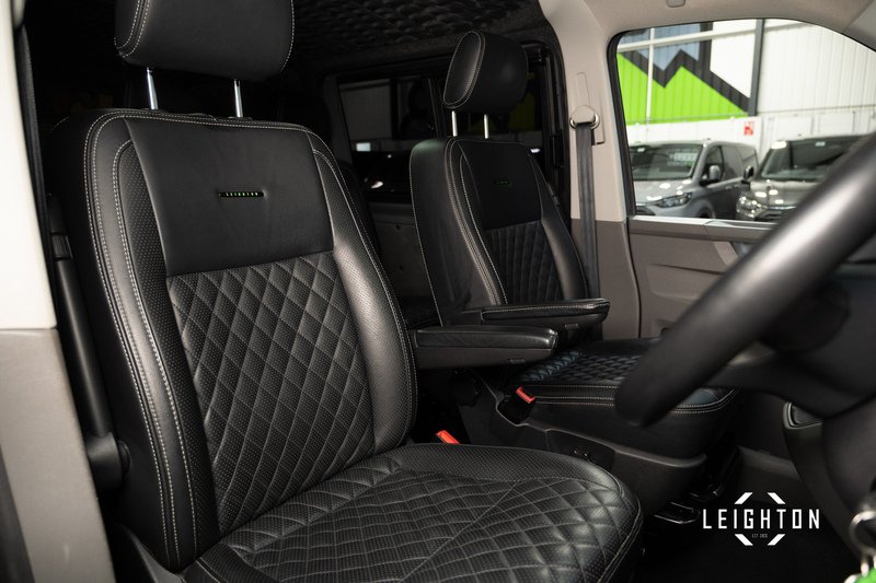 Volkswagen Transporter 2.0 BITDI T32 DIESEL 199PS AUTO Kombi SWB - U5332