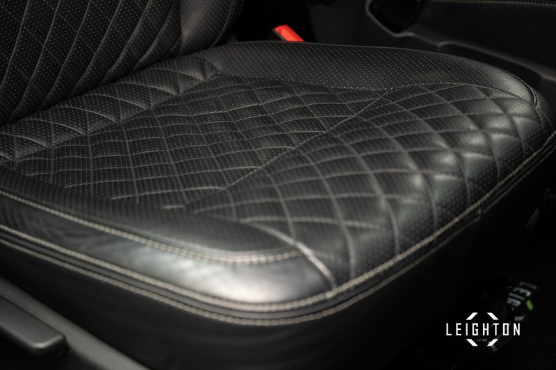 Volkswagen Transporter 2.0 BITDI T32 DIESEL 199PS AUTO Kombi SWB - U5332