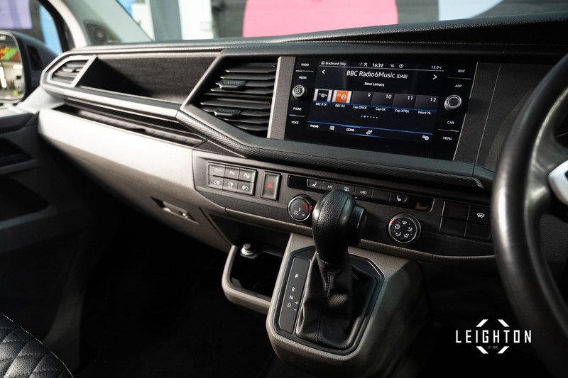 Volkswagen Transporter 2.0 BITDI T32 DIESEL 199PS AUTO Kombi SWB - U5332