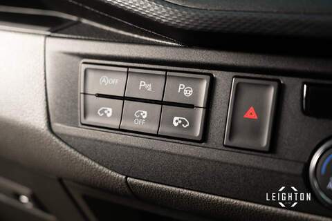 Volkswagen Transporter 2.0 BITDI T32 DIESEL 199PS AUTO Kombi SWB - U5332