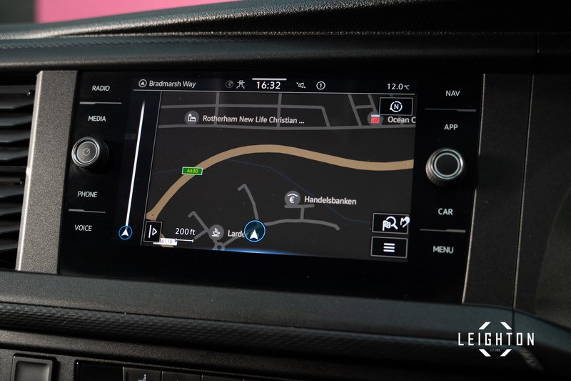 Volkswagen Transporter 2.0 BITDI T32 DIESEL 199PS AUTO Kombi SWB - U5332