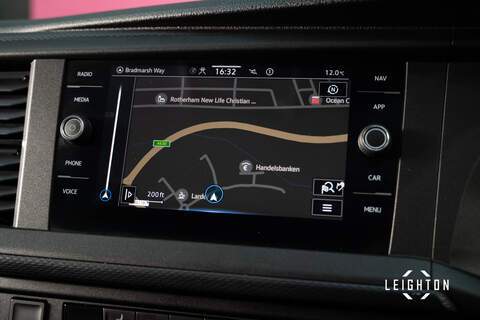 Volkswagen Transporter 2.0 BITDI T32 DIESEL 199PS AUTO Kombi SWB - U5332