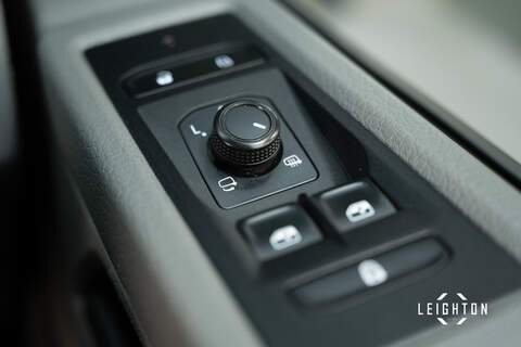 Volkswagen Transporter 2.0 BITDI T32 DIESEL 199PS AUTO Kombi SWB - U5332