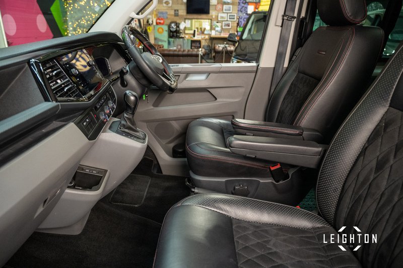 Volkswagen Transporter 2.0 T32 Diesel 204ps Auto Kombi SWB - U5414