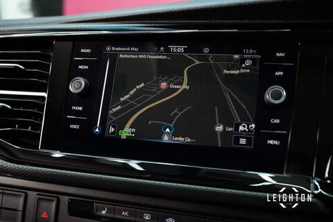 Volkswagen Transporter 2.0 T32 Diesel 204ps Auto Kombi SWB - U5414