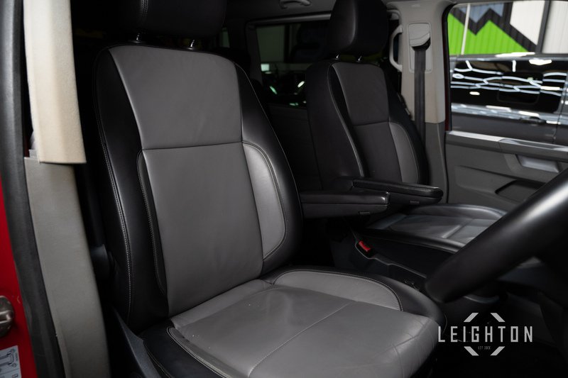 Volkswagen Transporter Shuttle 2.0 BiTDI 199ps Diesel Auto 8 Seater LWB - U5420