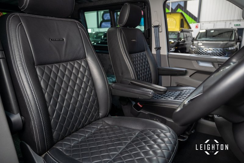 Volkswagen Transporter 2.0 BiTDI T32 Diesel 204ps DSG 4M Kombi SWB - U5443