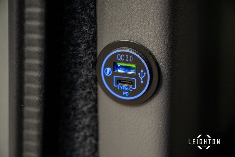 Volkswagen Transporter 2.0 BiTDI T32 Diesel 204ps DSG 4M Kombi SWB - U5443