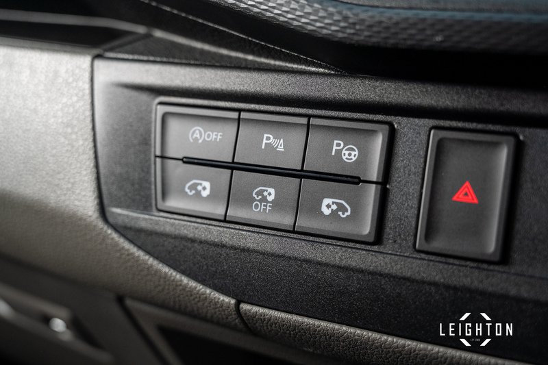 Volkswagen Transporter 2.0 BiTDI T32 Diesel 204ps DSG 4M Kombi SWB - U5443