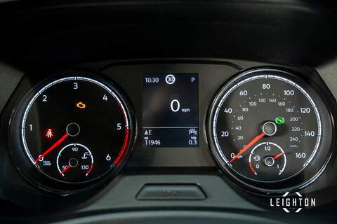 Volkswagen Transporter 2.0 BiTDI T32 Diesel 204ps DSG 4M Kombi SWB - U5443