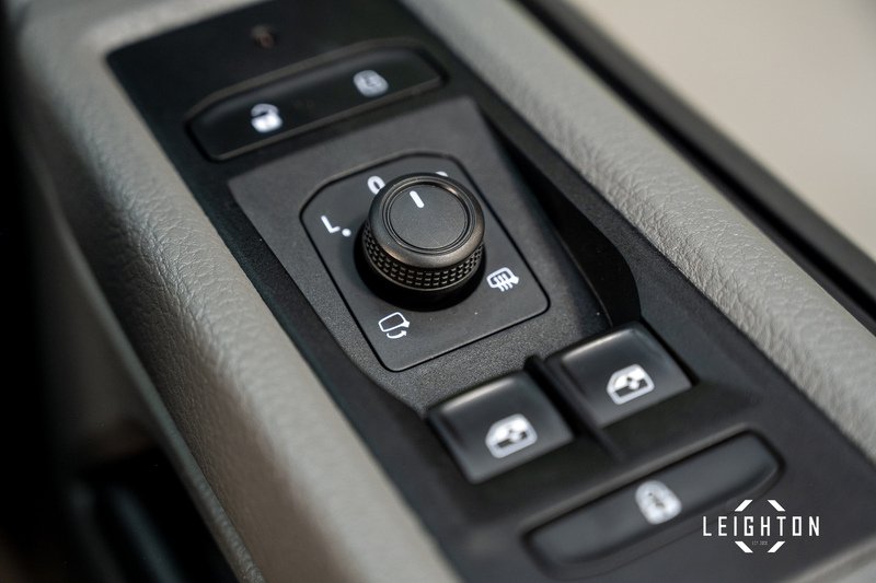 Volkswagen Transporter 2.0 BiTDI T32 Diesel 204ps DSG 4M Kombi SWB - U5443