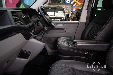 Volkswagen Transporter 2.0 T32 TDi Diesel 150ps Manual Kombi SWB - U5815