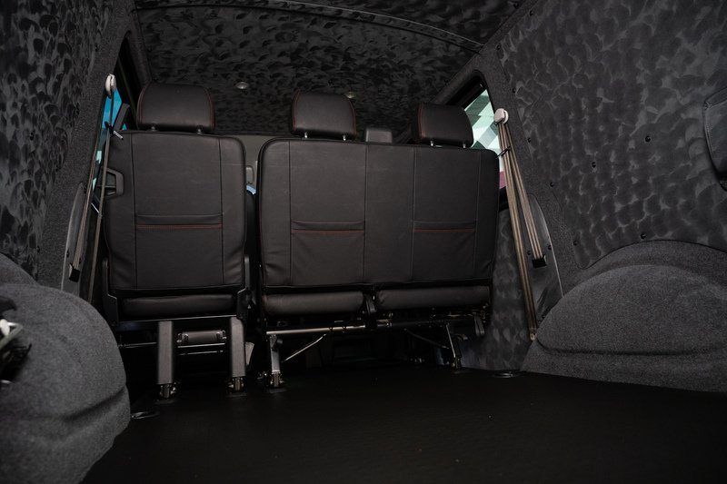 Volkswagen Transporter 2.0 T32 BITDi Diesel 204ps Auto Kombi SWB - U5816