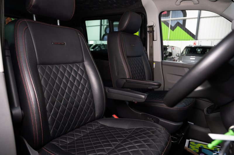 Volkswagen Transporter 2.0 T32 BITDi Diesel 204ps Auto Kombi SWB - U5816