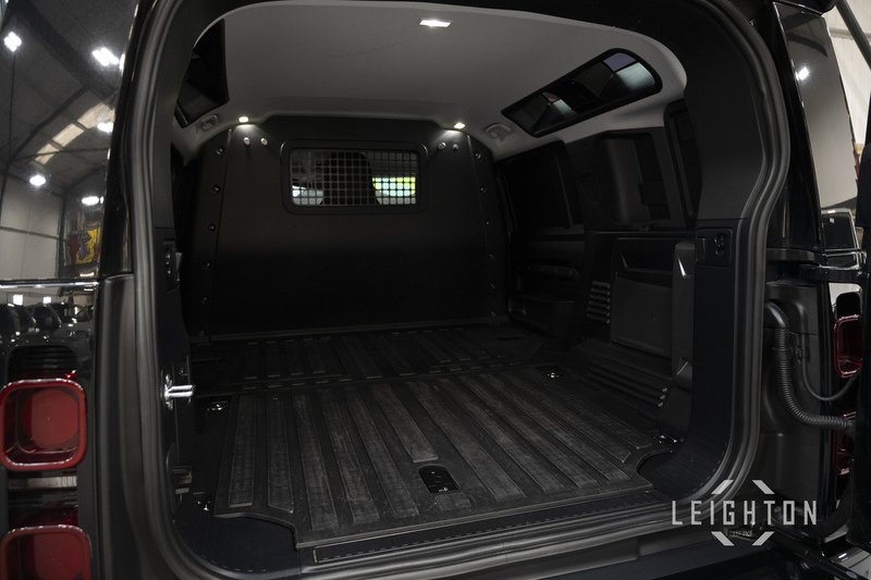 Land Rover Defender 110 D350 MHEV X-Dynamic HSE - U58241
