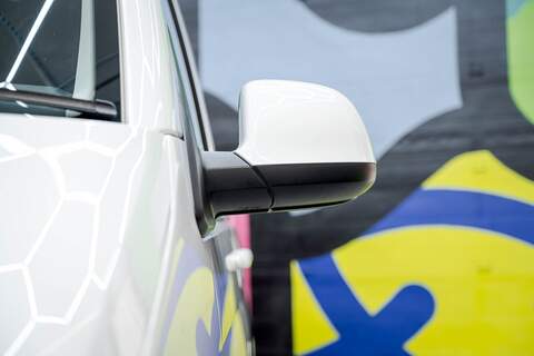 Volkswagen Transporter 2.0 T28 Diesel 150PS DSG Kombi Van LWB - U2495