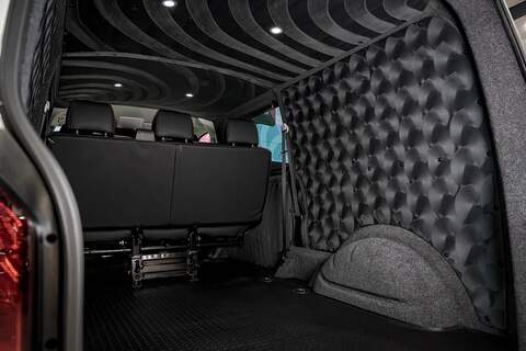 Volkswagen Transporter 2.0 T28 Diesel 150PS DSG Kombi Van LWB - U2495