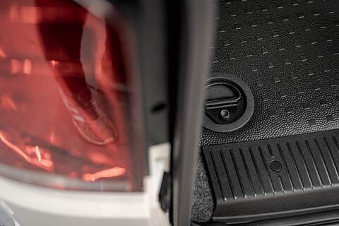 Volkswagen Transporter 2.0 T28 Diesel 150PS DSG Kombi Van LWB - U2495