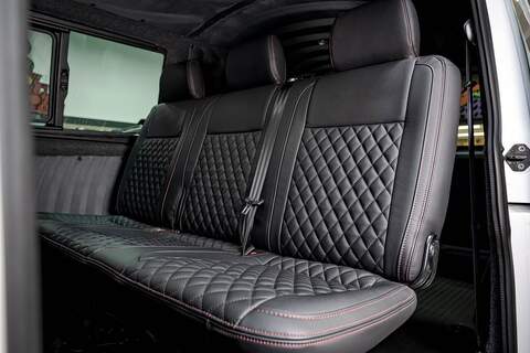 Volkswagen Transporter 2.0 T28 Diesel 150PS DSG Kombi Van LWB - U2495