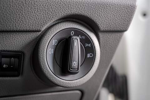 Volkswagen Transporter 2.0 T28 Diesel 150PS DSG Kombi Van LWB - U2495