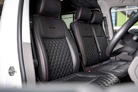 Volkswagen Transporter 2.0 T28 Diesel 150PS DSG Kombi Van LWB - U2495