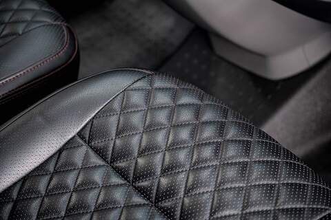 Volkswagen Transporter 2.0 T28 Diesel 150PS DSG Kombi Van LWB - U2495