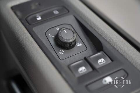 Volkswagen Transporter BiTDI T32 204ps Auto Diesel Panel Van SWB - U5918