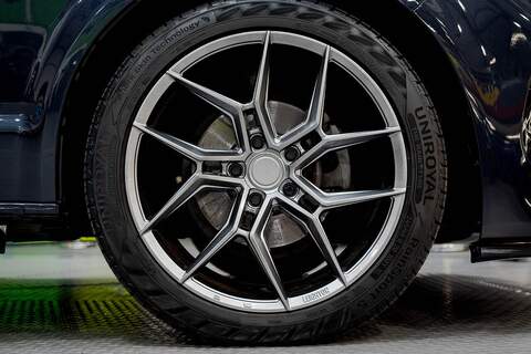 Volkswagen Transporter 2.0 T30 Diesel 150PS DSG Kombi Van LWB - U3038